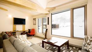 1 bedroom, in-room safe, individually decorated, individually furnished