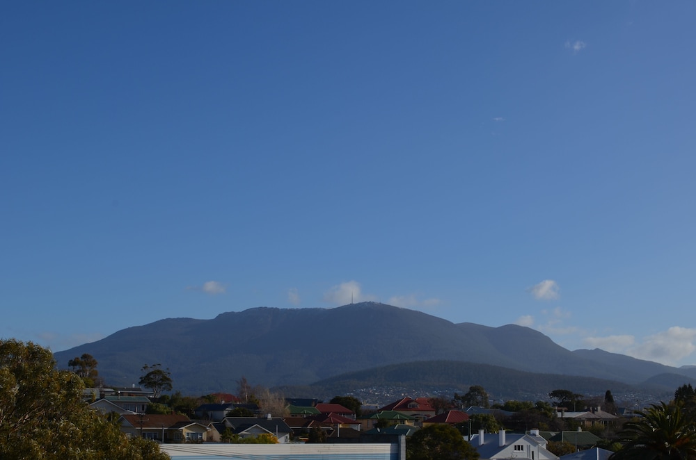 Kangaroo Bay Apartments