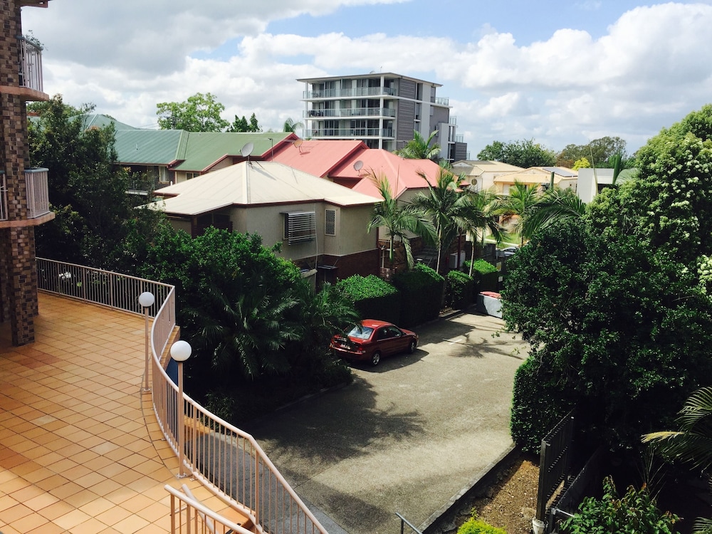 The Vista Bel Air Apartment