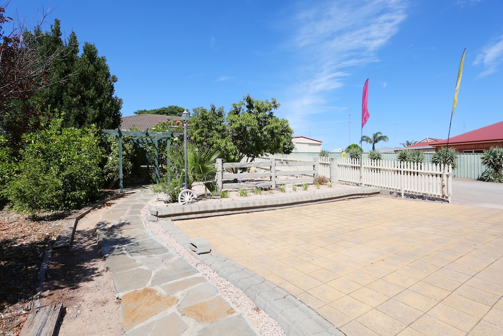 Garden view, Moonta Bay Accommodation