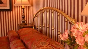 1 bedroom, premium bedding, iron/ironing board, free WiFi