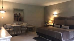 Tabla de planchar con plancha, wifi gratis, ropa de cama