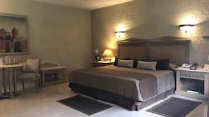 Tabla de planchar con plancha, wifi gratis, ropa de cama