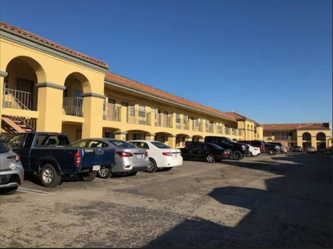 Cali Inn In Carson Ca Expedia