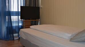 In-room safe, desk, blackout drapes, free cribs/infant beds
