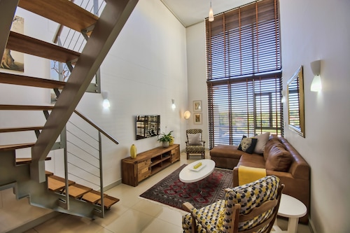 Kingsbury Hospital Hotels Find Hotel Deals The Quadrant Apartments