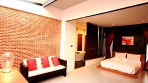 Premium bedding, minibar, in-room safe, desk