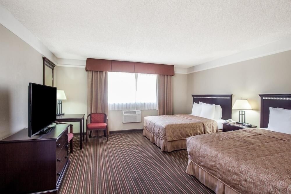 Lodge Of La Mesa A Quiet Hotel For S Only Ca 7911 Room 1 Of 15