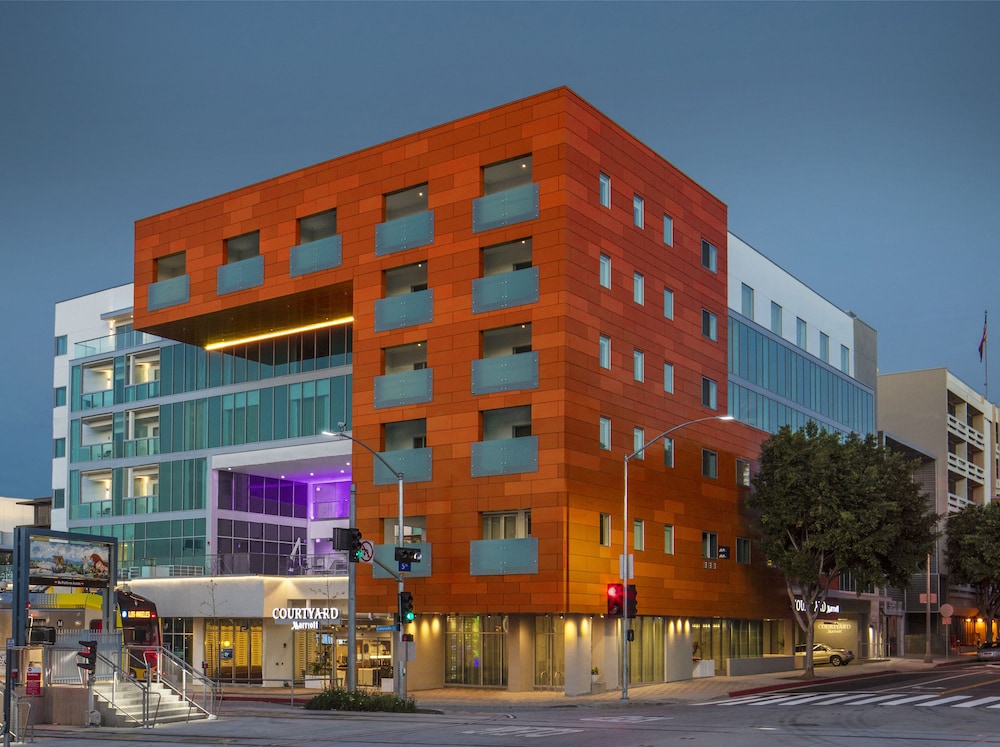 TRIM - Santa Monica Hotel - Luxury Beach Hotel | The Iconic Shutters on the Beach | Beach santa 