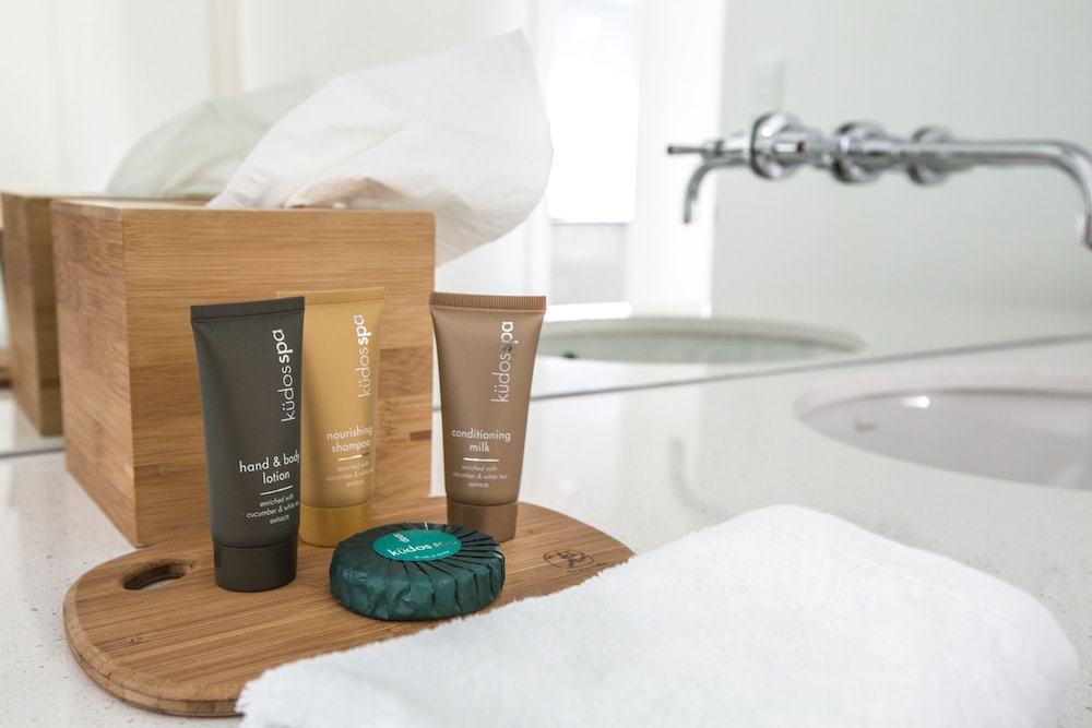 Bathroom amenities, Island Quarters