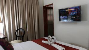 Desk, laptop workspace, free WiFi, wheelchair access