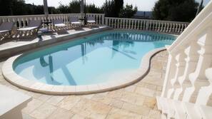 Piscine extérieure (ouverte en saison)