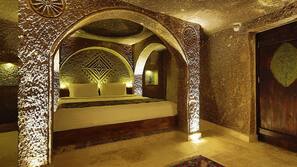 Minibar, in-room safe, soundproofing, free WiFi
