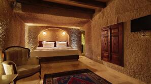 Minibar, in-room safe, soundproofing, free WiFi