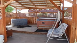 Outdoor spa bath