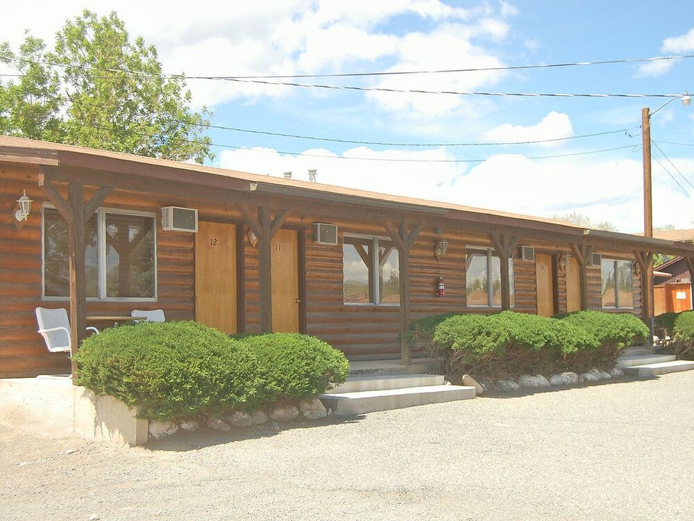 The Village Inn Motel and Restaurant in Challis | Hotel Rates & Reviews