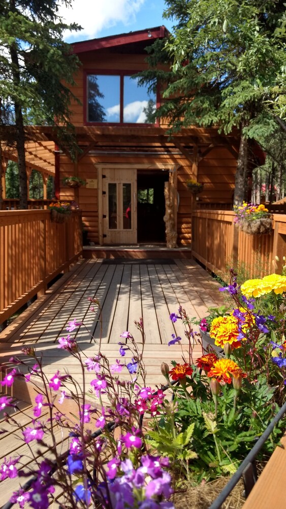 Front of property, Denali Crow's Nest Cabins