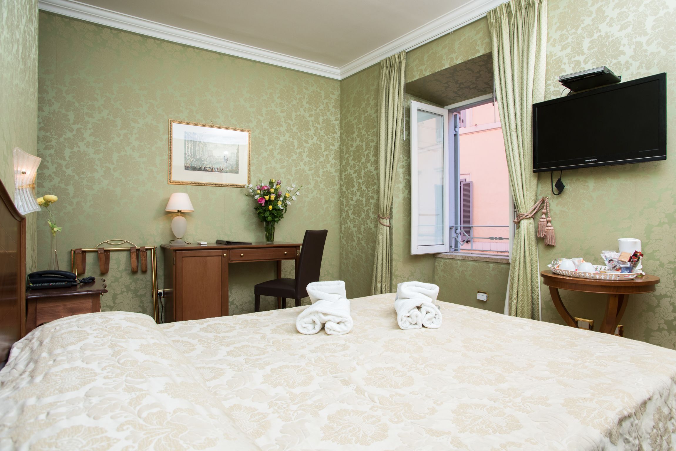 Bed Breakfast Trevi Pantheon Luxury Rooms Rome Trivago Com