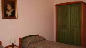 Premium bedding, individually decorated, free WiFi, linens