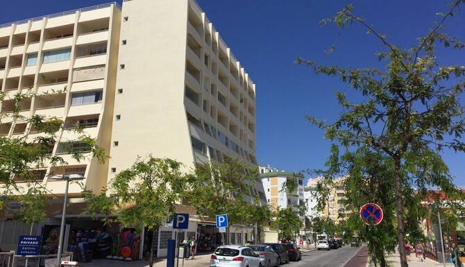 Portugal Algarve Beach Apartment In Albufeira Expedia