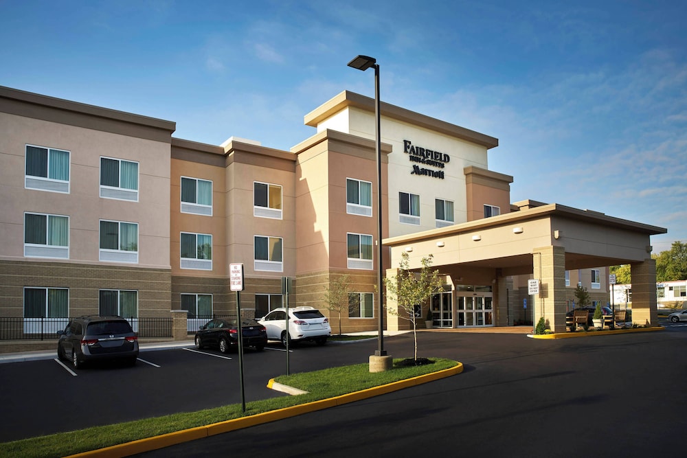Fairfield Inn Suites By Marriott Alexandria In Alexandria - 
