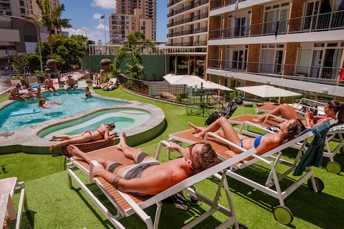Palm Beach Hostels 10 Best Youth For Backpackers Students Hostels In Palm Beach Bunk Backpackers Surfers Paradise Hostel
