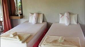 Desk, rollaway beds, free WiFi