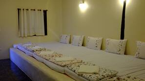 Desk, rollaway beds, free WiFi