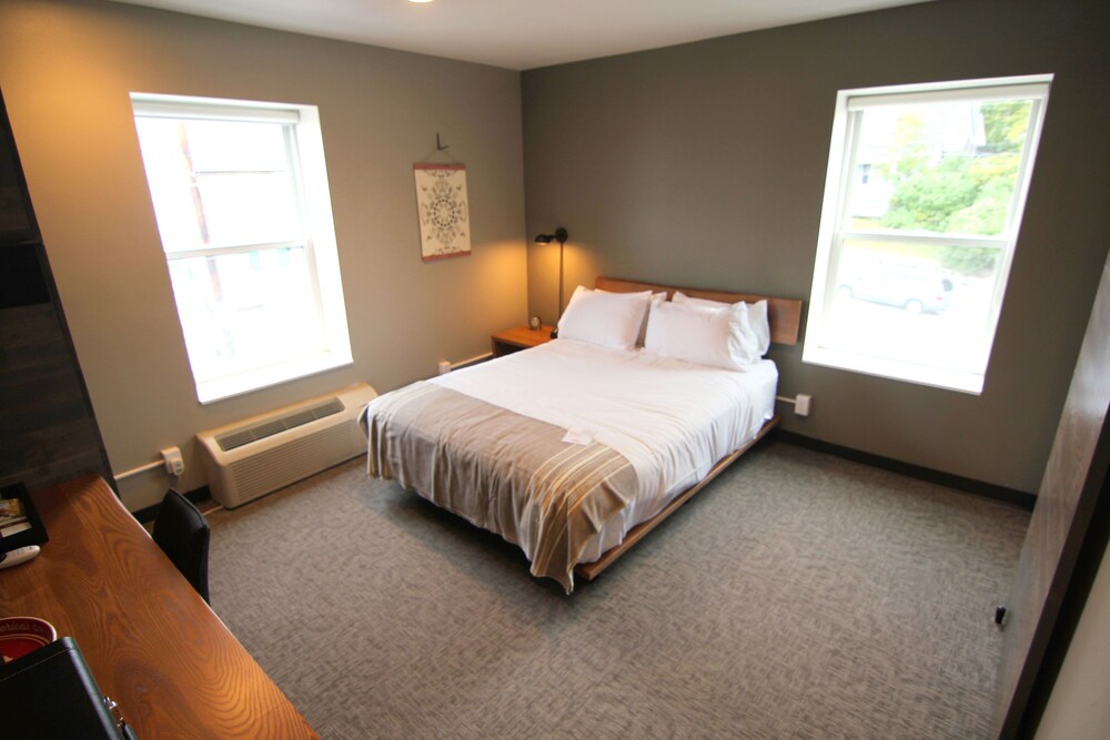 The Oxbow Hotel NZ175 Deals & Reviews (Eau Claire, USA) Wotif