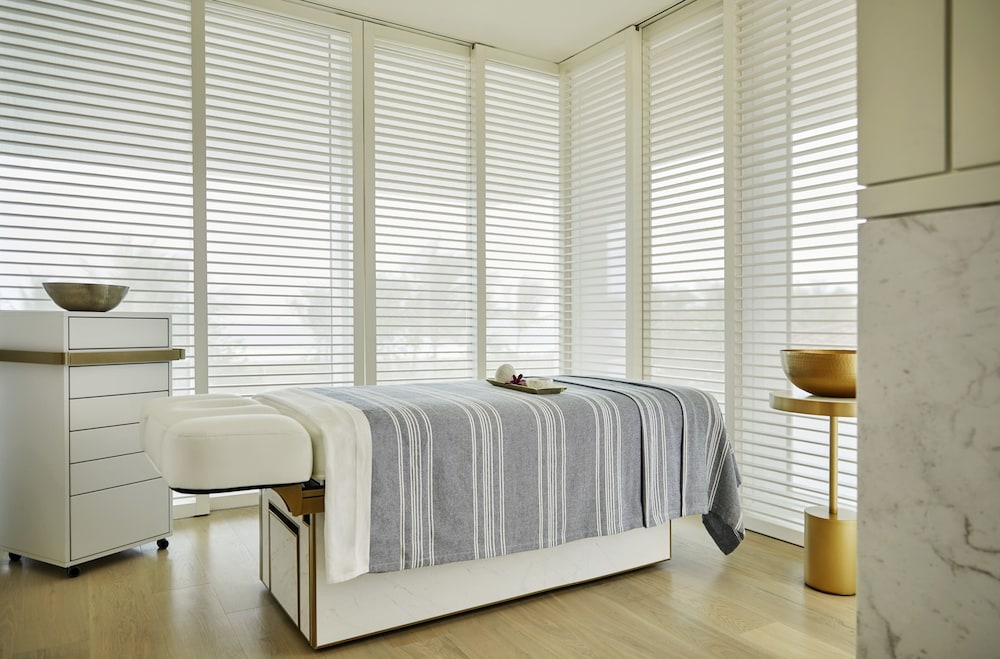 Four Seasons Hotel at The Surf Club