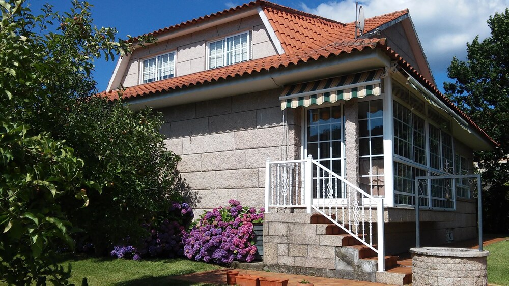 Redondela Pontevedra 102672 3 Bedroom Villa By Mo Rentals