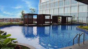Kolam renang outdoor