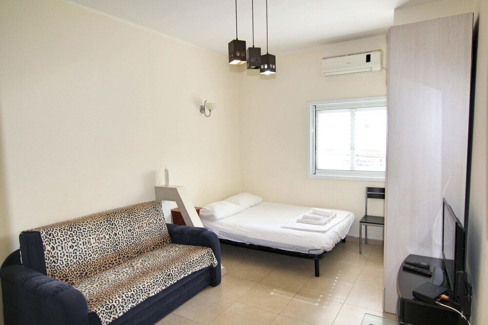 Arendaizrail Apartments Bat Yam In Tel Aviv Hotel Rates Arendaizrail Apartments Bat Yam