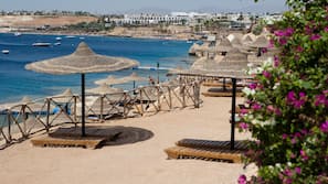 Private beach, sun-loungers, beach umbrellas, beach towels