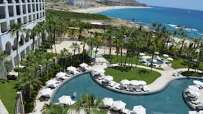 2 piscinas externas