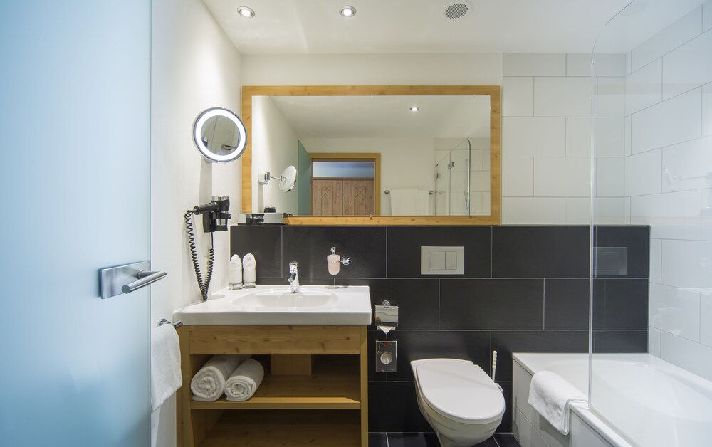 Modern Rooms by Täscherhof Deals & Reviews (Taesch, CHE) | Wotif