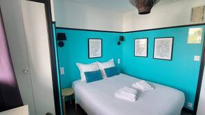 Premium bedding, in-room safe, desk, iron/ironing board
