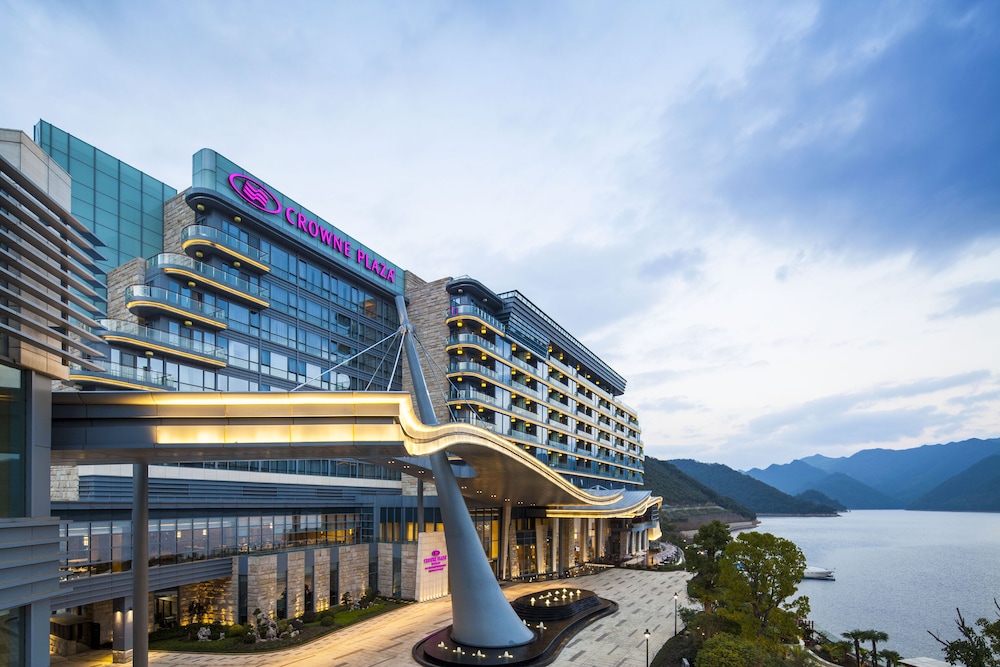 Crowne Plaza Hangzhou Thousand Island Lake In Hotel Rates Crowne Plaza Hangzhou Thousand Island Lake In Hotel Rates Reviews On Orbitz