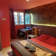 Kwai Chai Hong Accommodation: AU$25 Hotels Near Kwai Chai Hong  Wotif