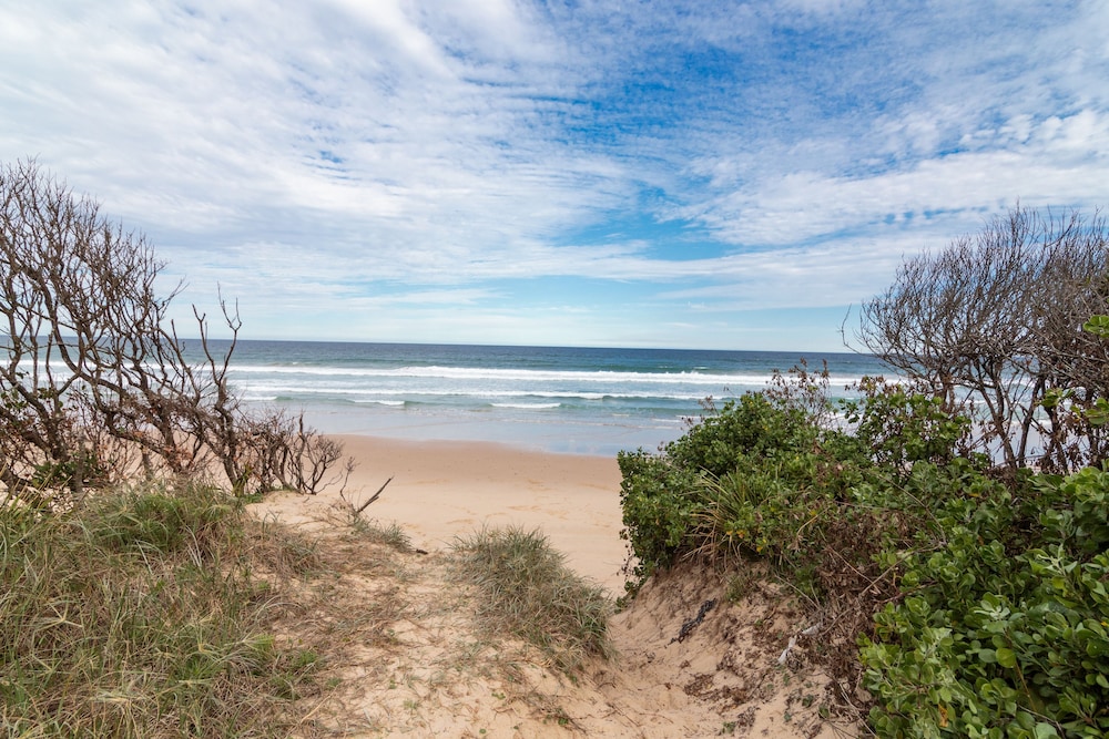 Ocean Shores Holiday Park Manning Point Deals & Reviews (Manning