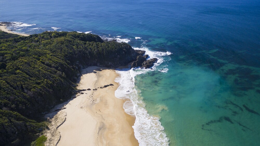 Beachfront Hallidays Point