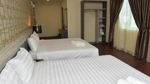 Iron/ironing board, rollaway beds, free WiFi