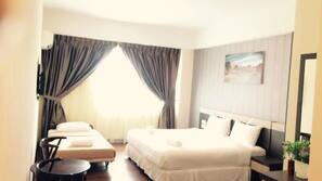 Iron/ironing board, rollaway beds, free WiFi
