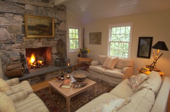 Menemsha Inn Cottages Chilmark 2020 Room Prices Reviews