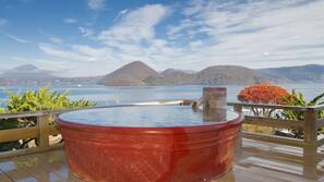 Outdoor spa bath