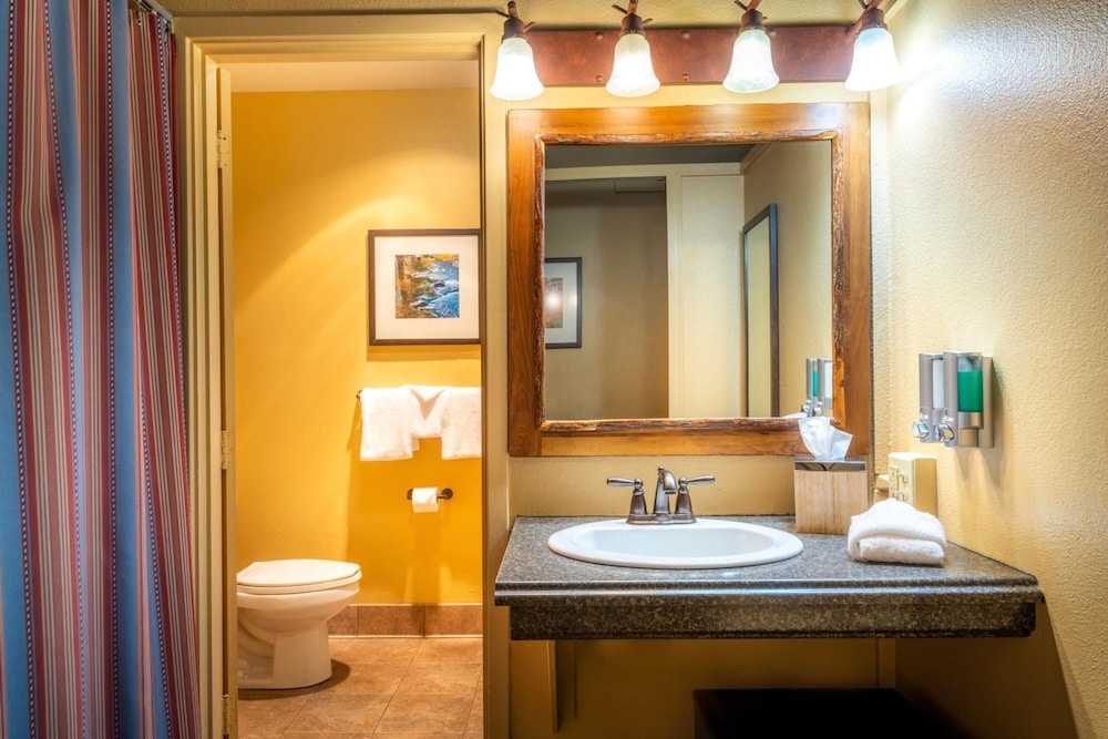 Yosemite Valley Lodge in Yosemite National Park | Best Rates & Deals on ...