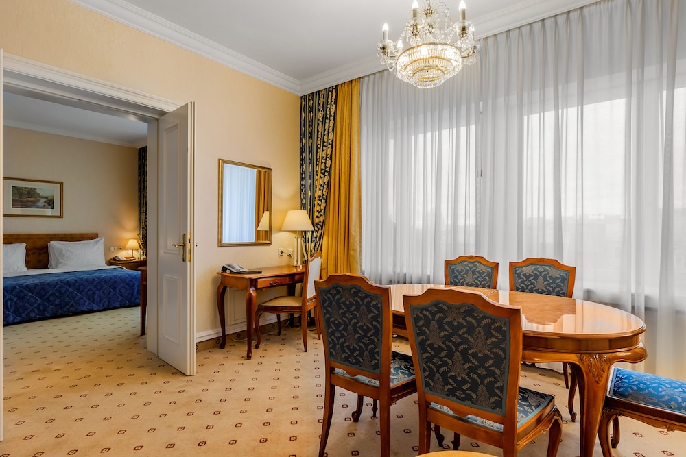 Foto - Natsionalny Hotel