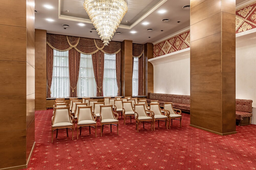 Foto - Natsionalny Hotel