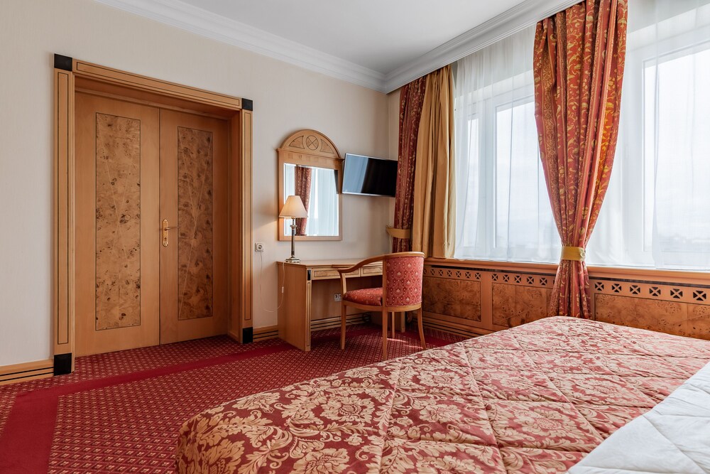 Foto - Natsionalny Hotel