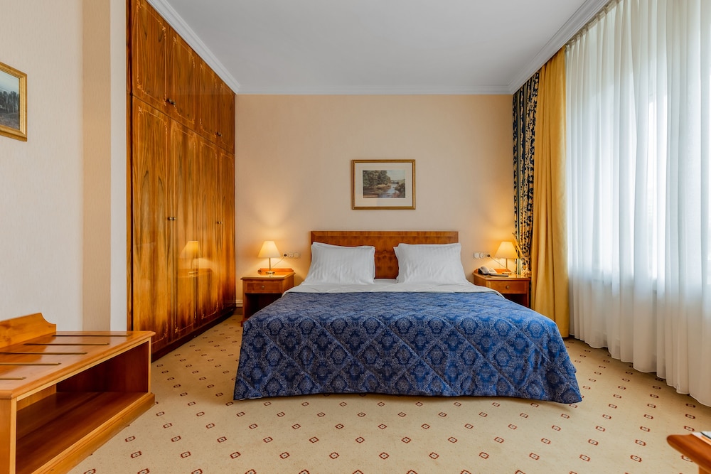 Foto - Natsionalny Hotel